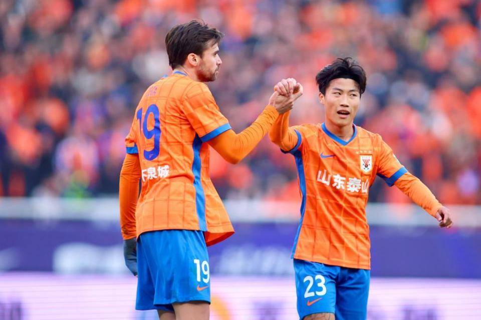 山东泰山客场胜利,中游稳居积分榜 山东泰山客场胜利,中游稳居积分榜