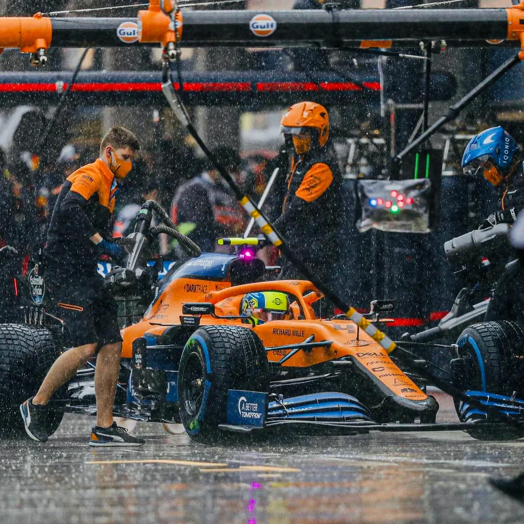 雷诺车队碾压迈凯伦，周冠宇扛起全队