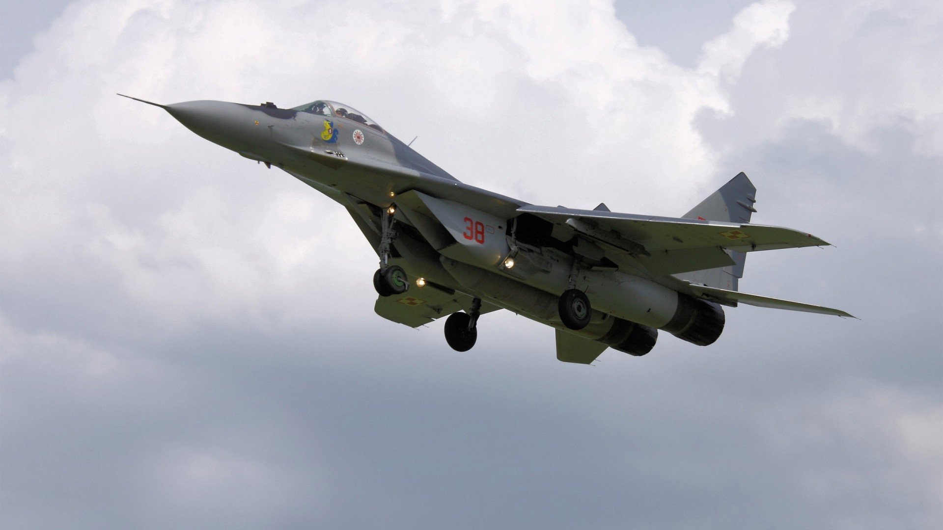 跨越竞技场的命运交响曲,当德甲争冠战火灼烧绿茵,巅峰篮网以快船之道锁定胜局