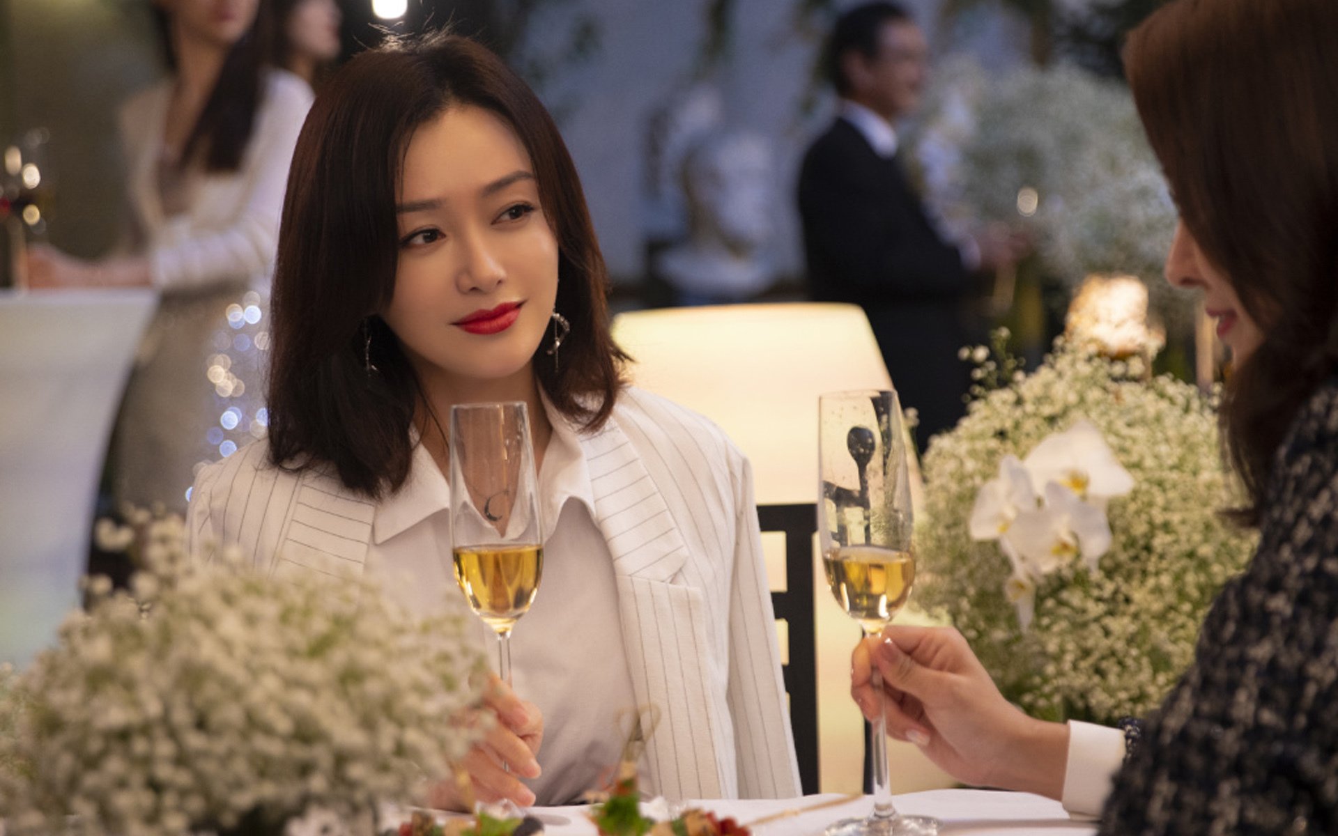 北非屏障VS亚平宁锋芒,当阿尔及利亚的战术枷锁暗夜笼罩马拉多纳球场